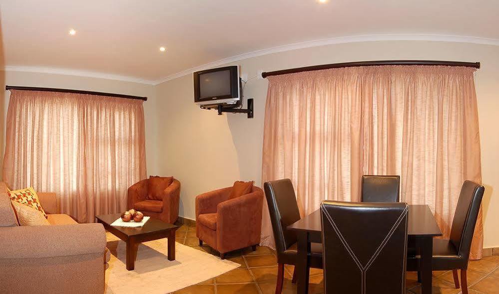 ลาลาปันซีเกสท์ลอดจ์ Hotel พอร์ตเอลิซาเบธ ภายนอก รูปภาพ