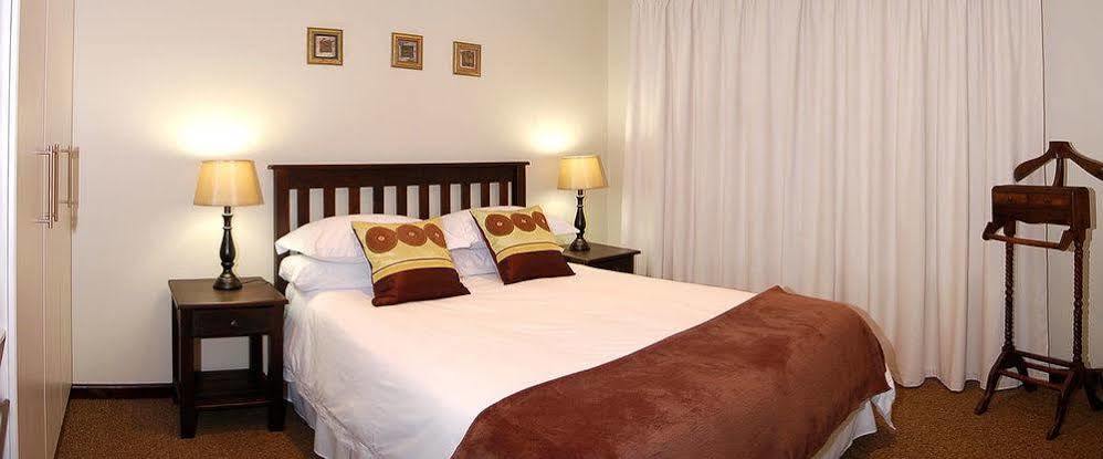 ลาลาปันซีเกสท์ลอดจ์ Hotel พอร์ตเอลิซาเบธ ภายนอก รูปภาพ
